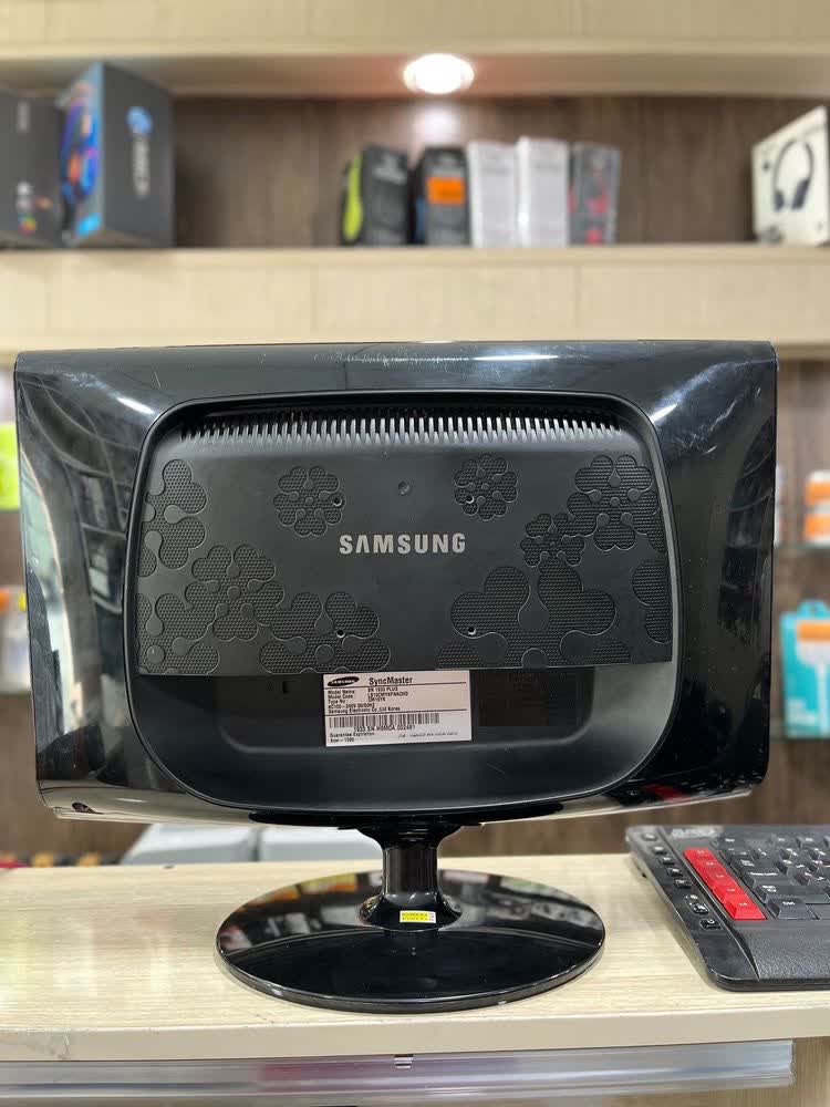 مانیتور استوک 19 اینچ SAMSUNG مدل SN1933PLUS - Image 2
